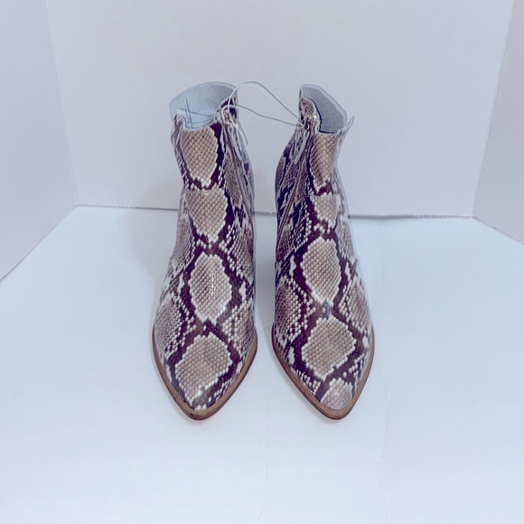 Kelsi Dagger Brooklyn Leather Animal Print Pointed Toe Booties Size 10 - Picture 2 of 5